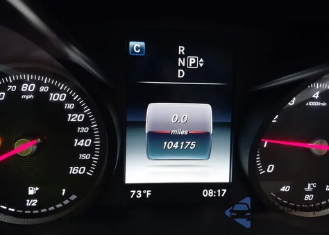 2015 Mercedes-Benz C 300 4Matic из США, поврежденный, VIN 55SWF4KB6FU021748